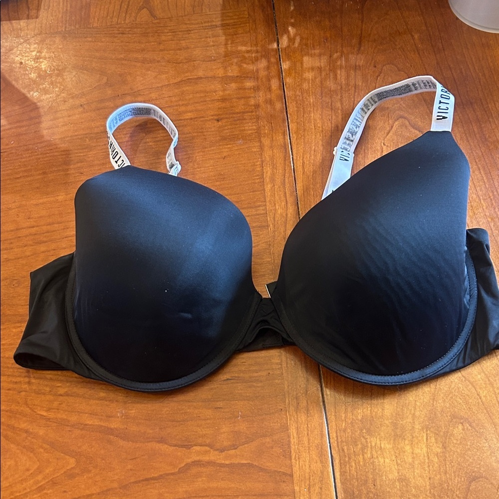 Victorias Secret T-Shirt Lightly Lined Demi Bra Black Logo White Straps 40D